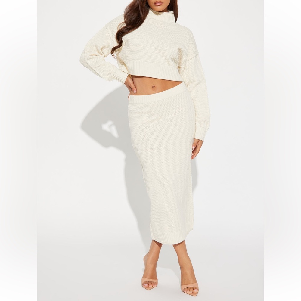 Fashion Nova Skirt sweater Set M